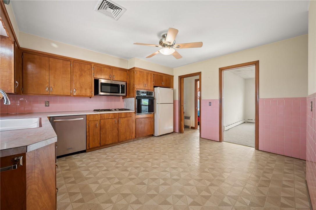 21 Top Street Westerly, RI 02891 - Photo 13 of 50