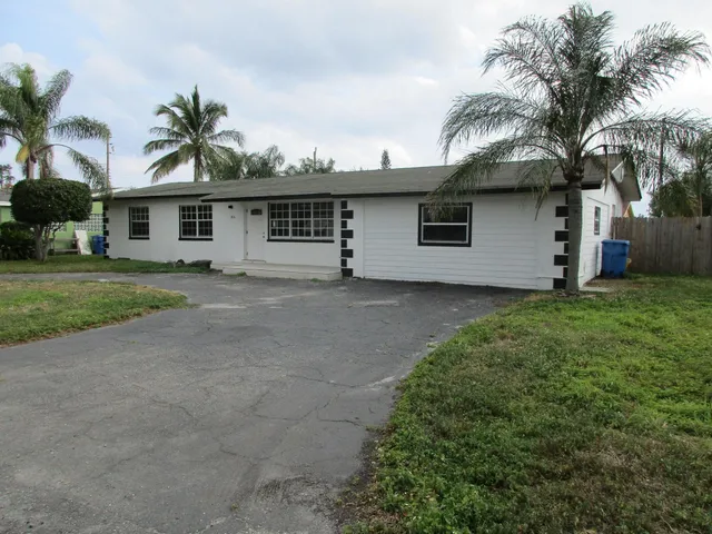$496,900 | 806 Minnesota Street, Lantana, FL 33462