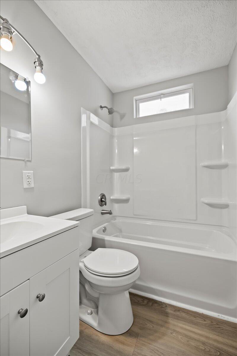 2818 Audubon Road Columbus, OH 43211 - Photo 11 of 19 bathrm1