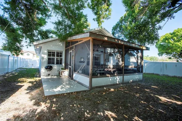 $525,000 | 519 51st Street West, Bradenton, FL 34209