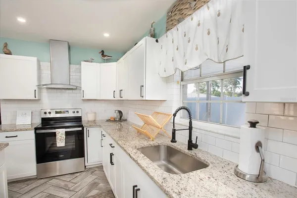 $525,000 | 519 51st Street West, Bradenton, FL 34209