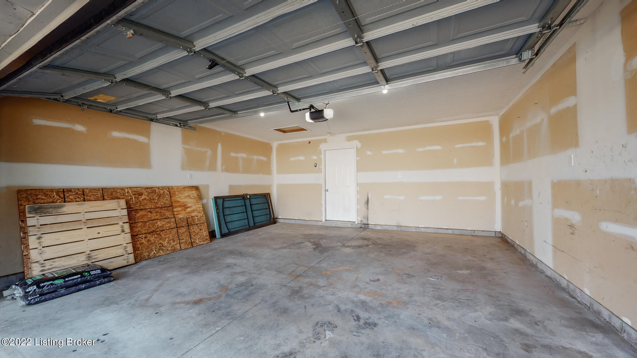 7907 Westbrook Road Louisville, KY 40258 - Photo 36 of 41 7907 Westbrook Rd Louisville KY 40258-30