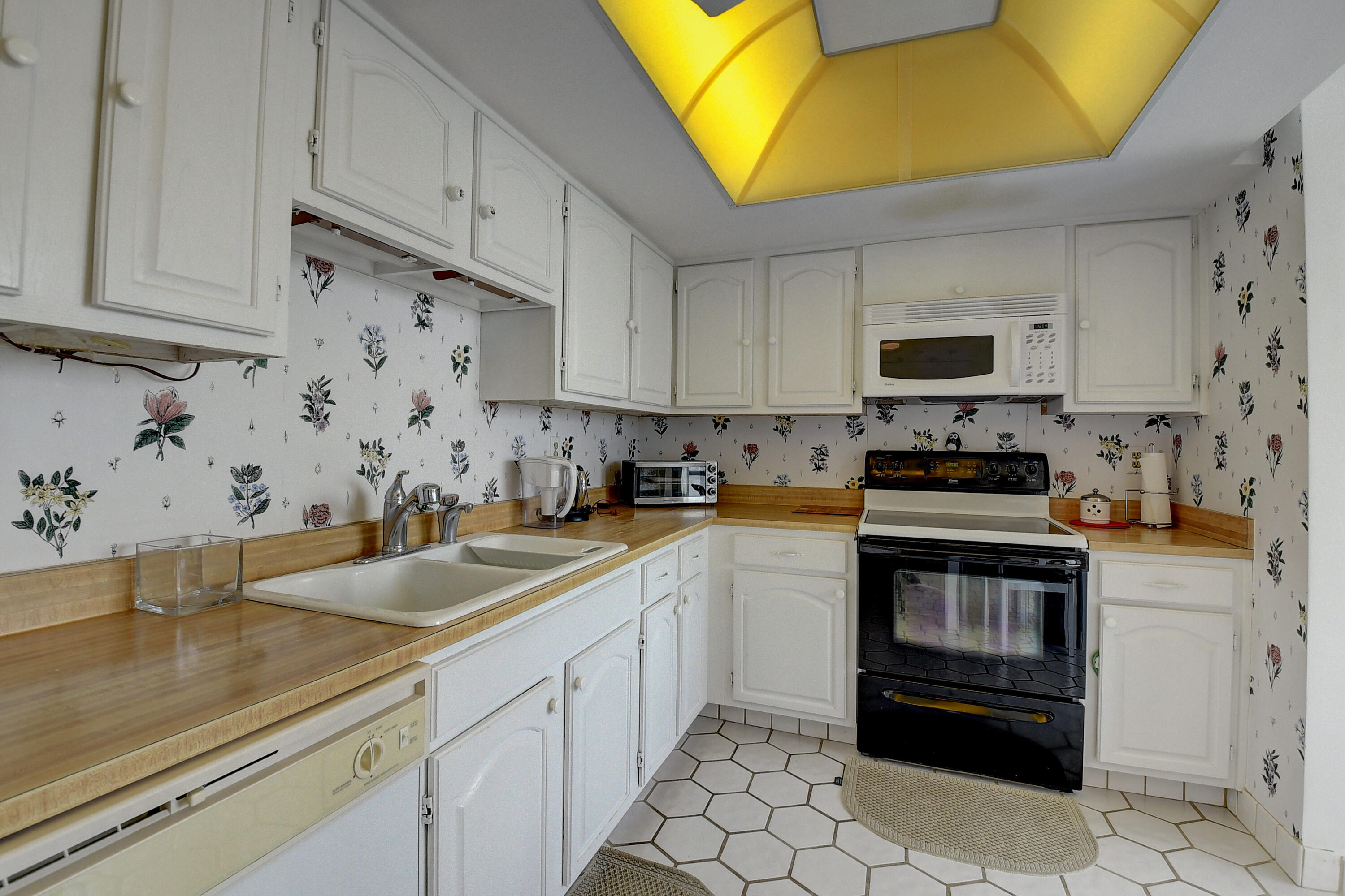 7754 Lakeside Boulevard, Unit 451 Boca Raton, FL 33434 - Photo 15 of 56 DSC_4097_098_099_100_101