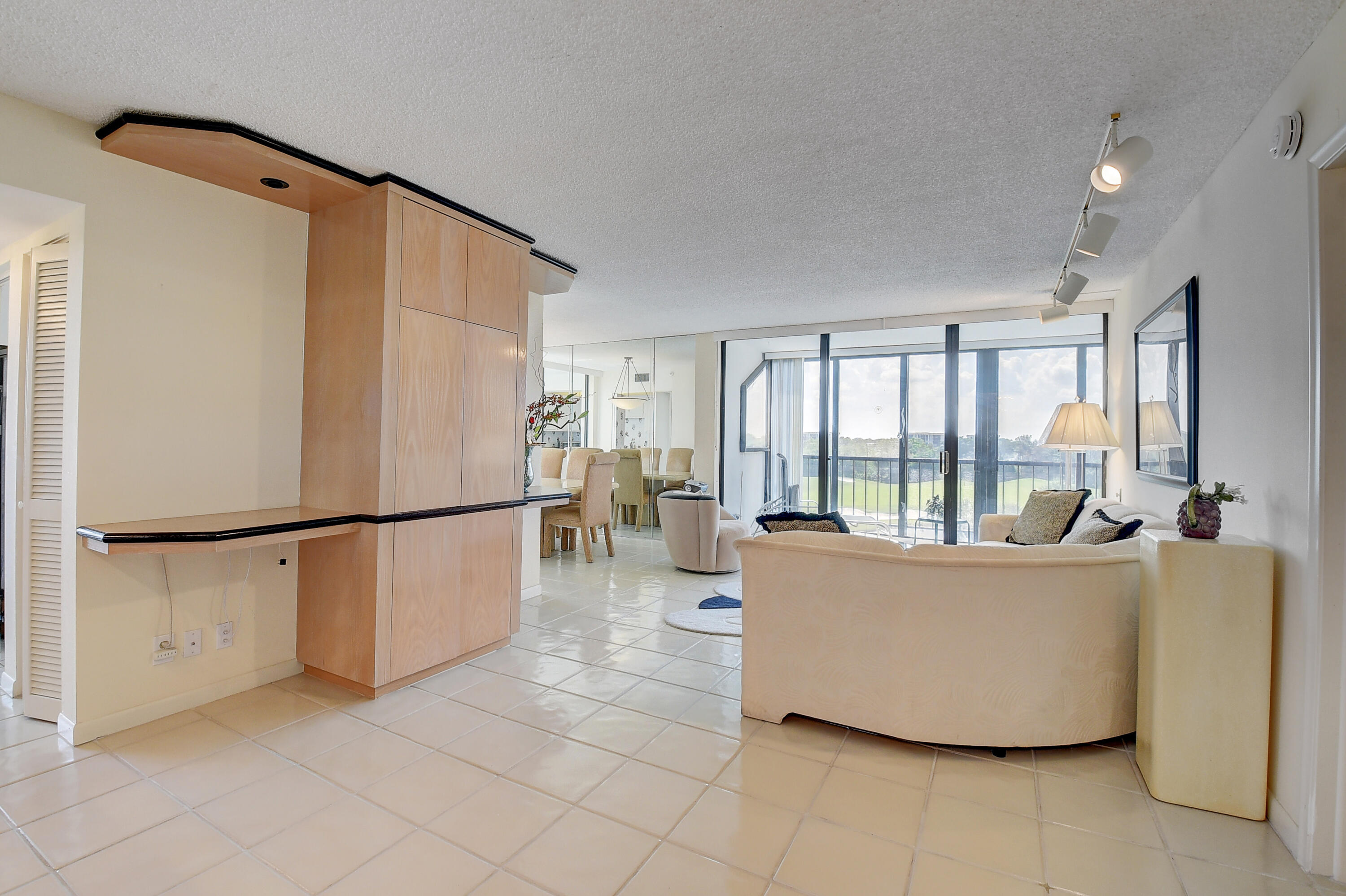 7754 Lakeside Boulevard, Unit 451 Boca Raton, FL 33434 - Photo 6 of 56 DSC_4047_48_49_50_51