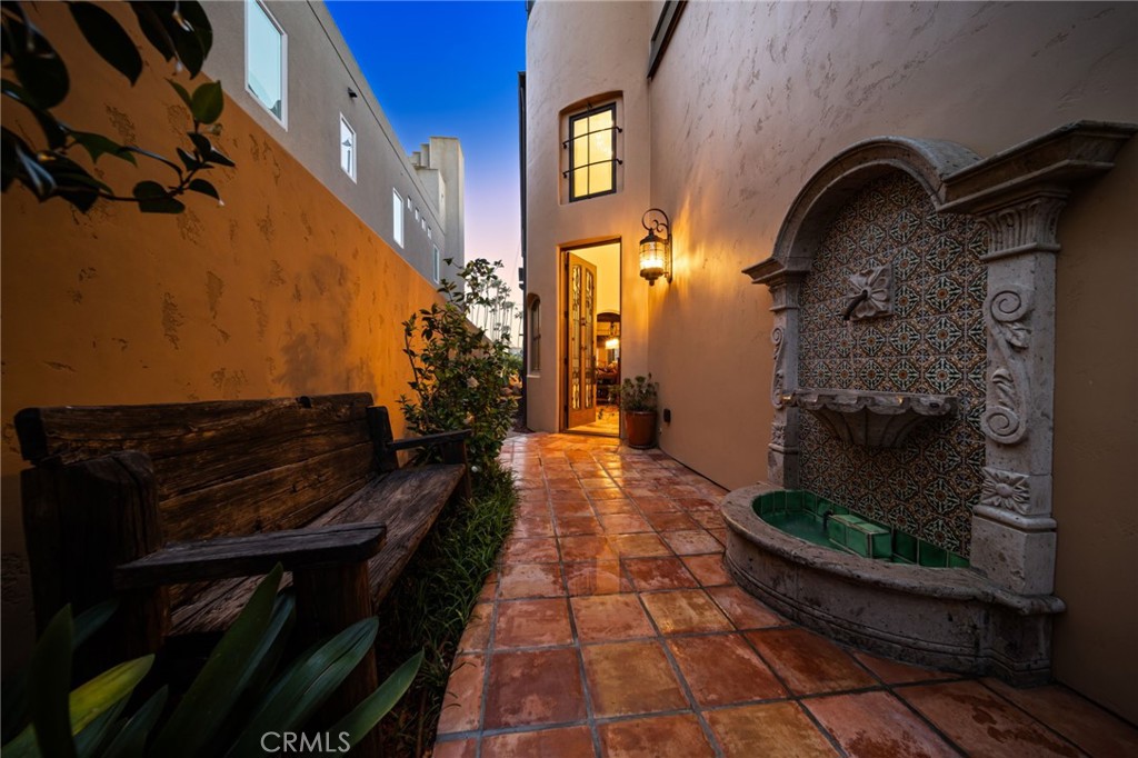 6 Green Turtle Road Coronado, CA 92118 - Photo 6 of 56 Private Entry Patio