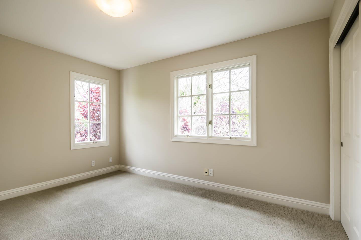 290 Gloria Circle Menlo Park, CA 94025 - Photo 39 of 41 an empty room with a window