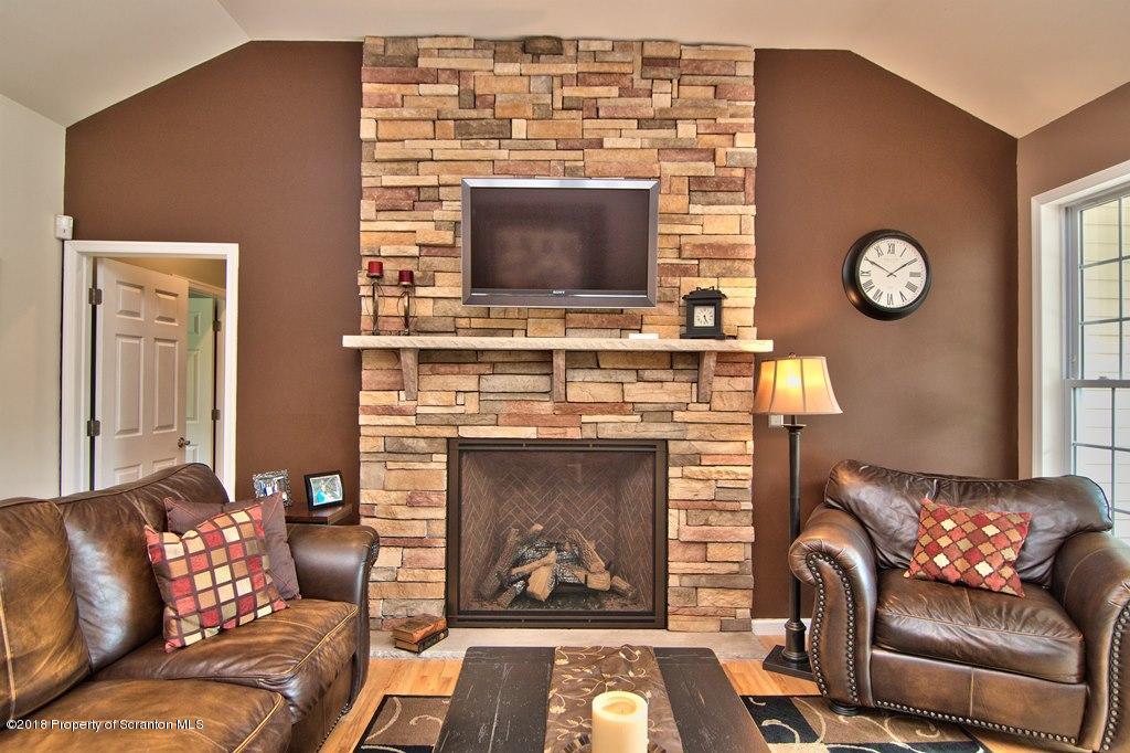 52 Laurel Road Moscow, PA 18444 - Photo 12 of 73 Gallery Image 12