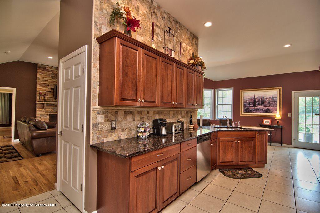 52 Laurel Road Moscow, PA 18444 - Photo 18 of 73 Gallery Image 18