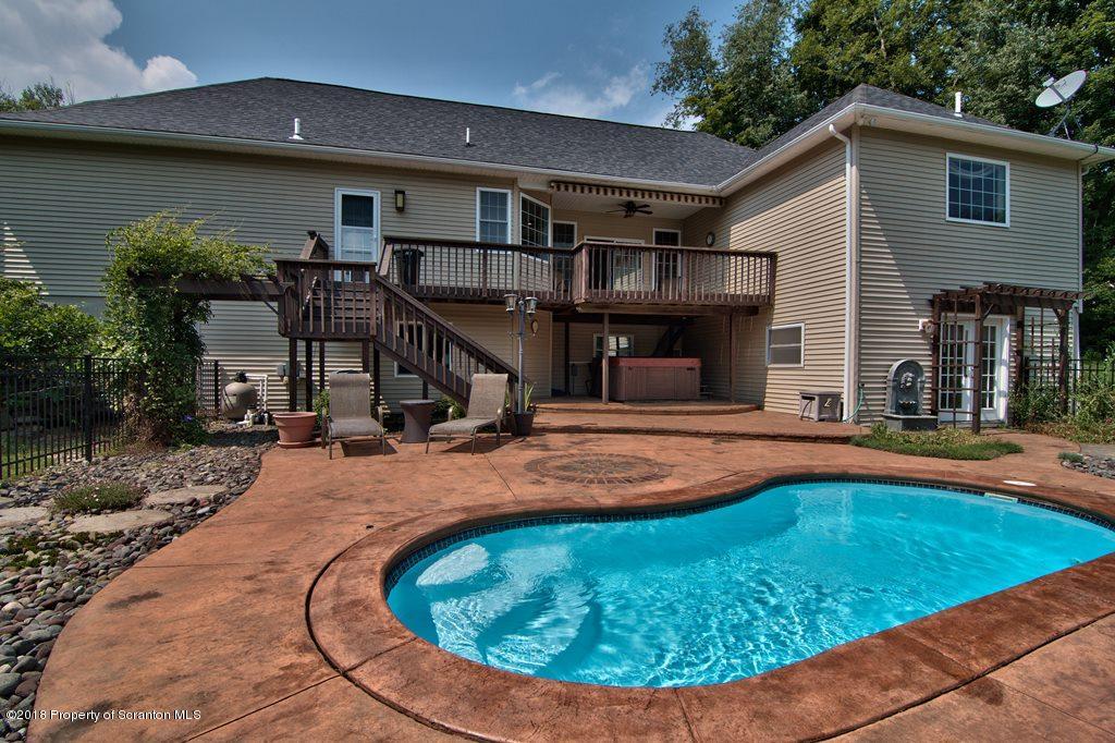 52 Laurel Road Moscow, PA 18444 - Photo 2 of 73 Gallery Image 2