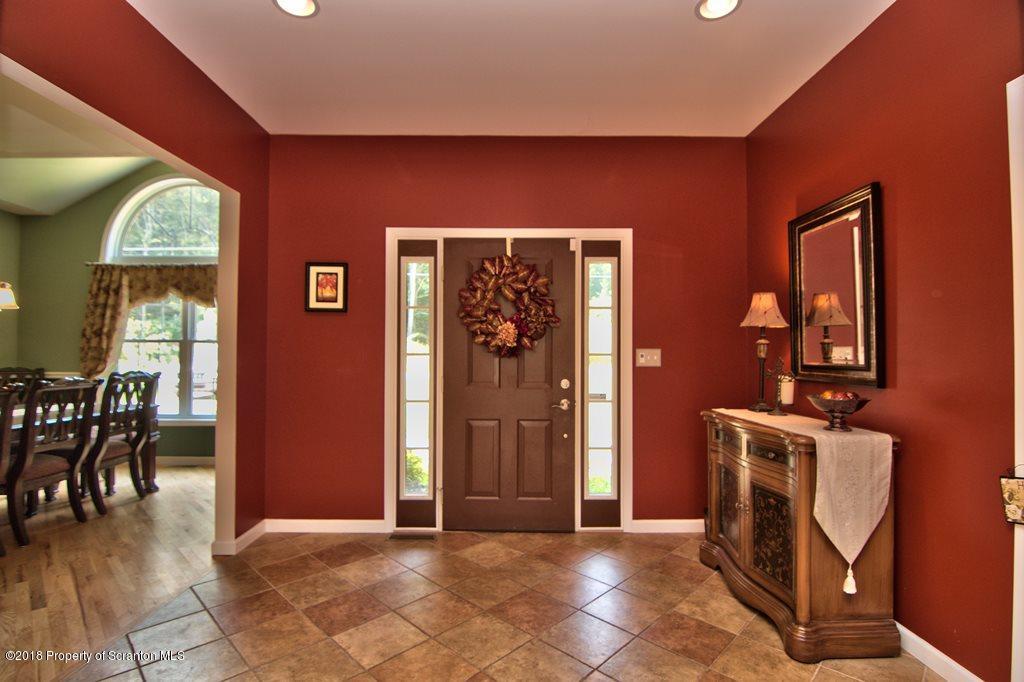 52 Laurel Road Moscow, PA 18444 - Photo 4 of 73 Gallery Image 4
