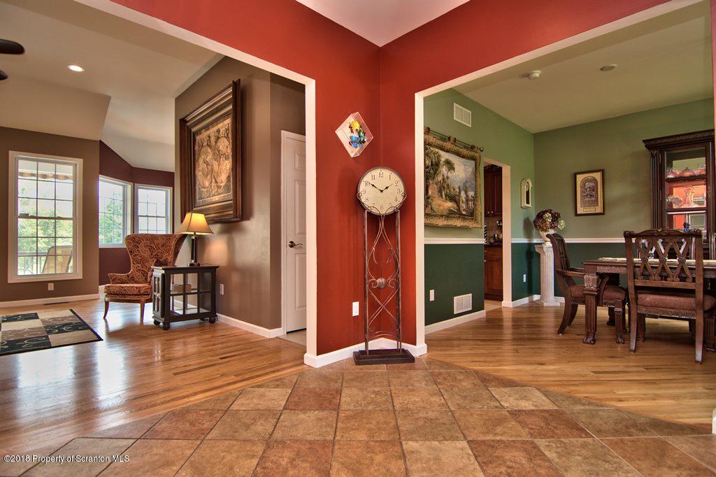 52 Laurel Road Moscow, PA 18444 - Photo 6 of 73 Gallery Image 6