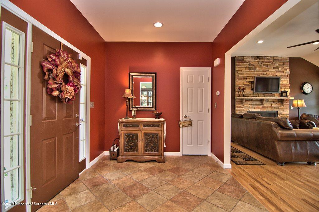 52 Laurel Road Moscow, PA 18444 - Photo 7 of 73 Gallery Image 7