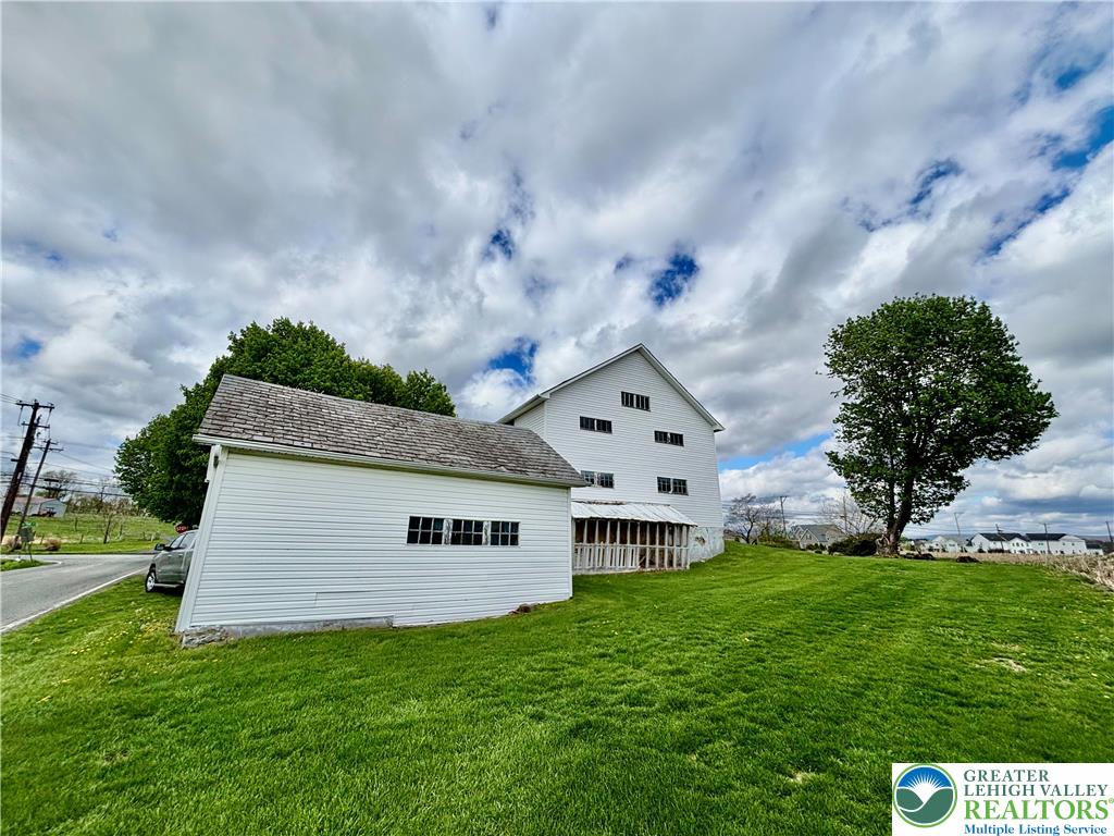 282 Young Road Nazareth, PA 18064 - Photo 7 of 21 Gallery Image 7