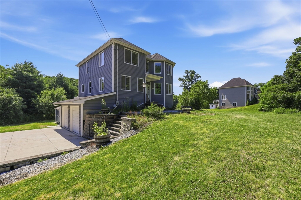 17 Russellville Road Westfield, MA 01085 - Photo 2 of 38