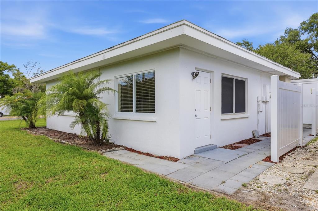 4208 Roxane Boulevard, Unit 95 Sarasota, FL 34235 - Photo 39 of 48