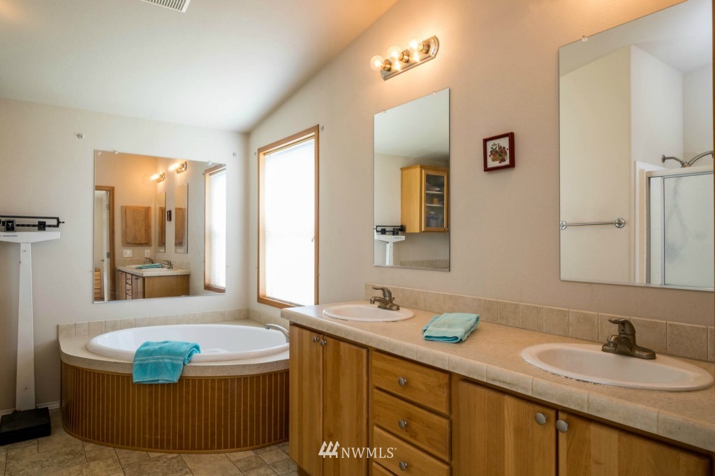 83 Hodgson Road Lopez Island, WA 98261 - Photo 18 of 21