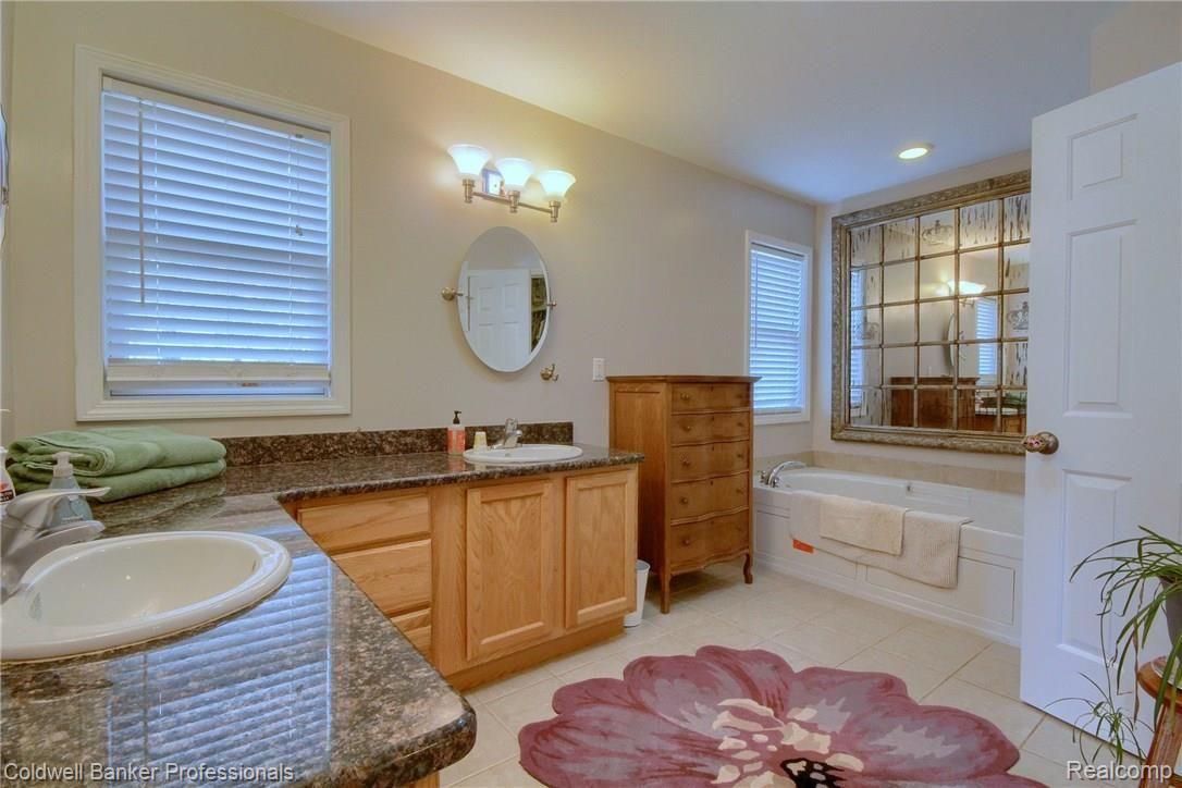 47097 Bemis Road Belleville, MI 48111 - Photo 18 of 34 18_Master_Bathroom.jpg