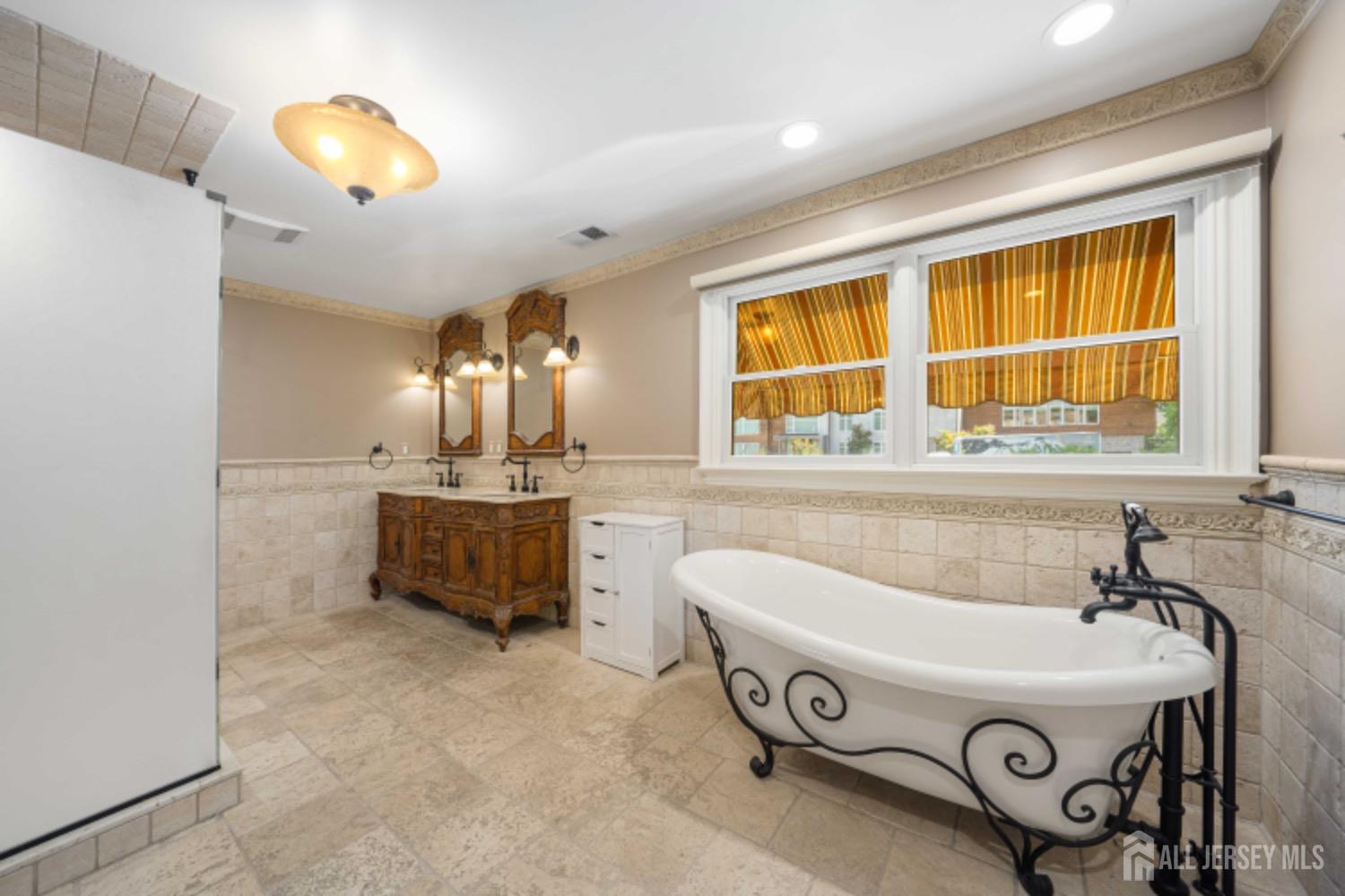 149 Sherwood Road Colonia, NJ 07067 - Photo 32 of 67 Gallery Image 32