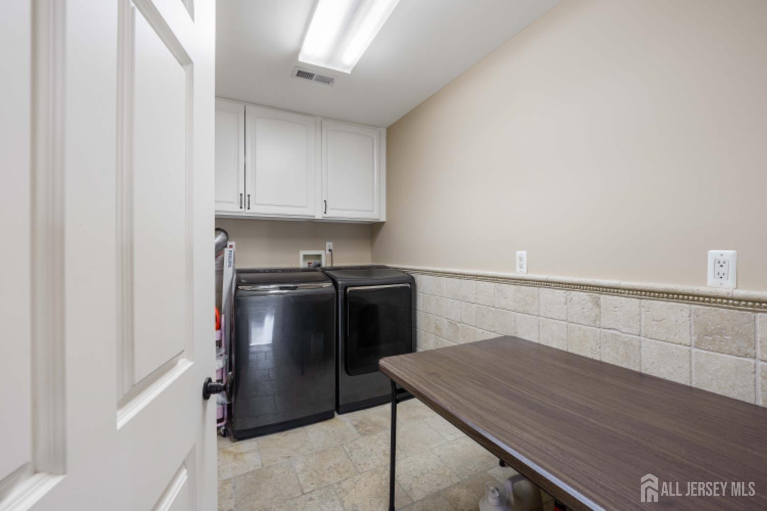 149 Sherwood Road Colonia, NJ 07067 - Photo 38 of 67 Gallery Image 38