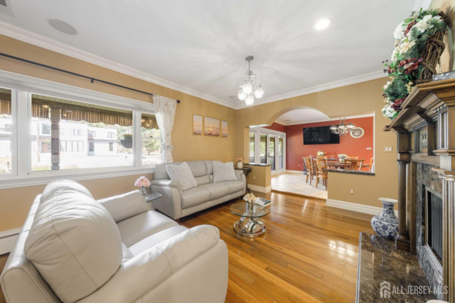 149 Sherwood Road Colonia, NJ 07067 - Photo 4 of 67 Gallery Image 4