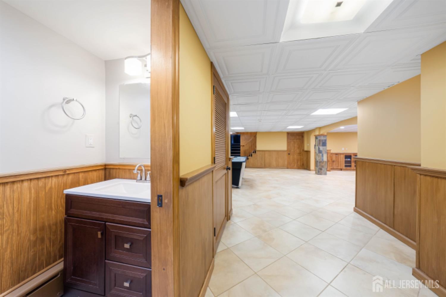 149 Sherwood Road Colonia, NJ 07067 - Photo 41 of 67 Gallery Image 41