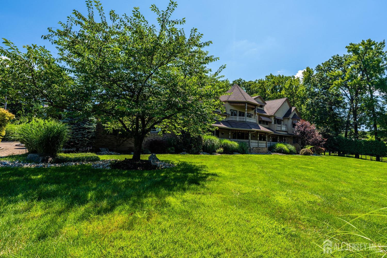 149 Sherwood Road Colonia, NJ 07067 - Photo 60 of 67 Gallery Image 60