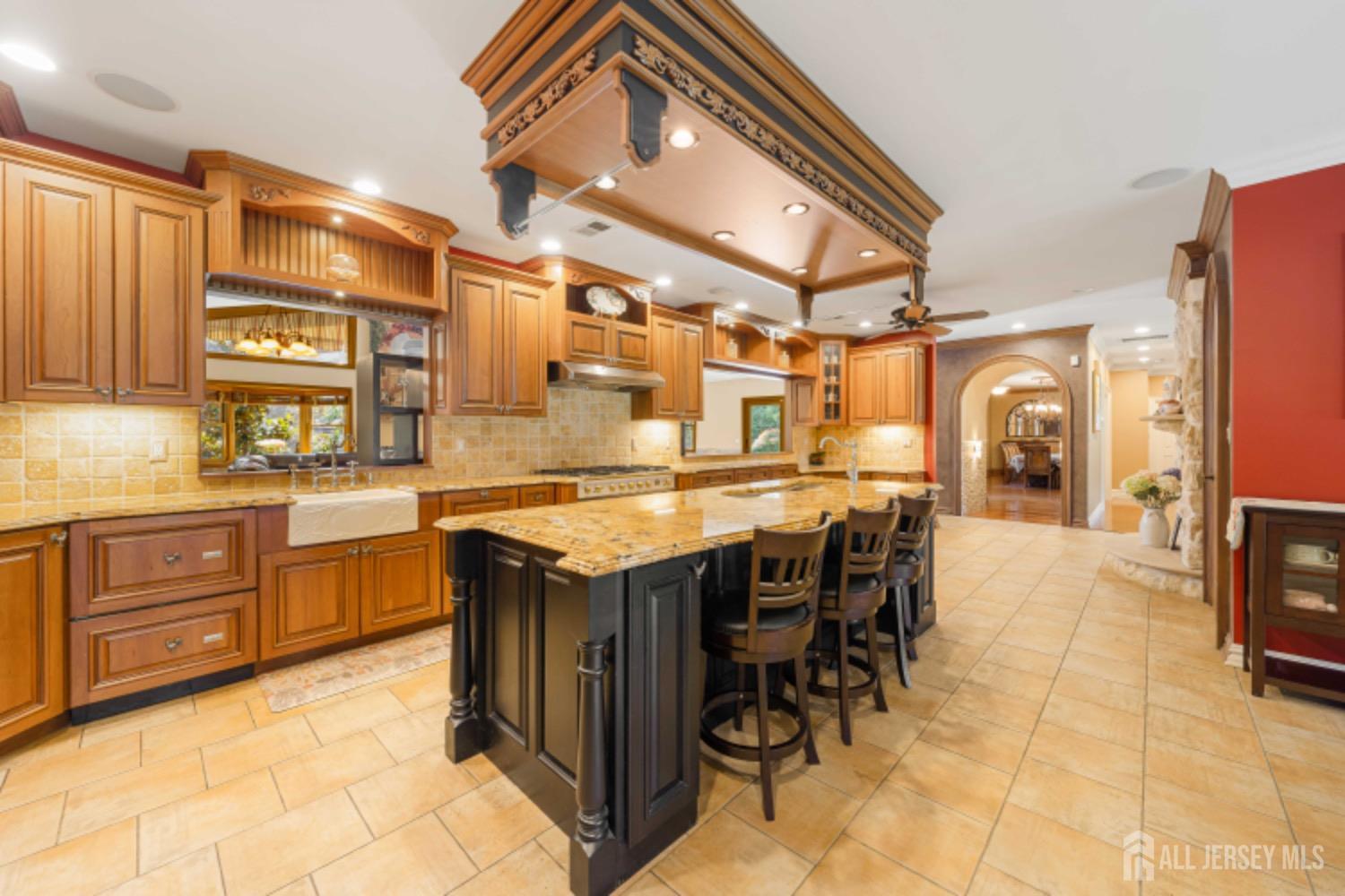 149 Sherwood Road Colonia, NJ 07067 - Photo 6 of 67 Gallery Image 6