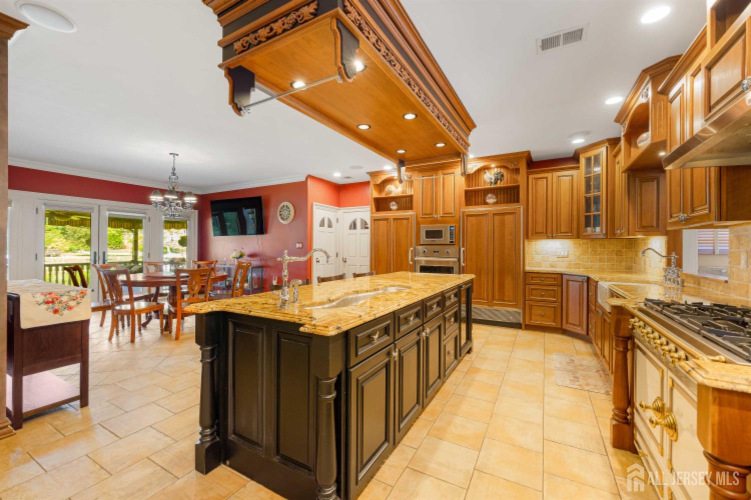 149 Sherwood Road Colonia, NJ 07067 - Photo 8 of 67 Gallery Image 8