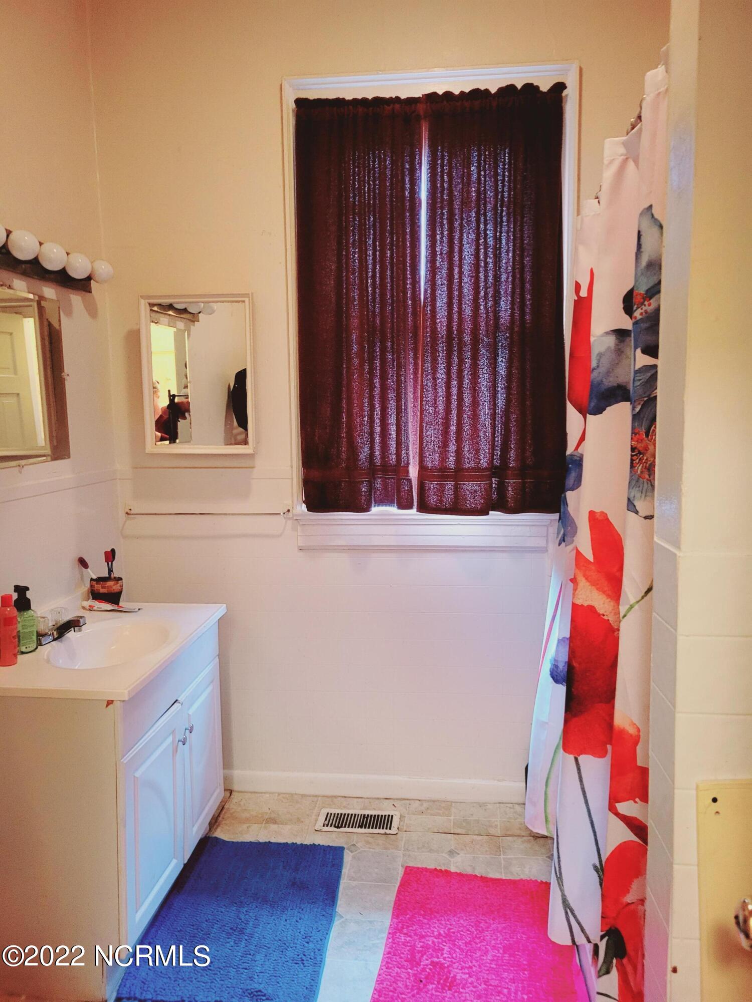 526 Spring Street Hamlet, NC 28345 - Photo 13 of 17 20220310_112839
