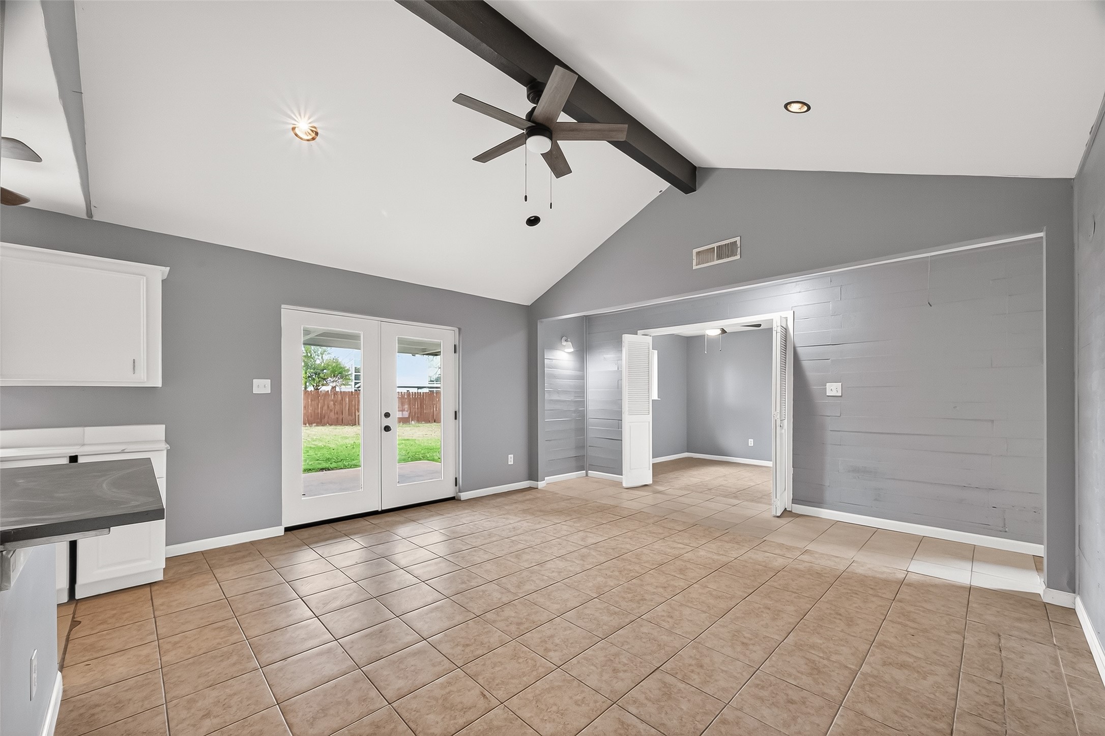11927 Flushing Meadows Drive Houston, TX 77089 - Photo 5 of 36 a view of an empty room with a window