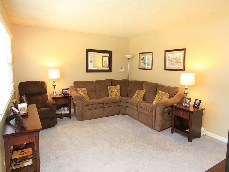 1822 Stage Road Durham, NC 27703 - Photo 3 of 16 Living Room