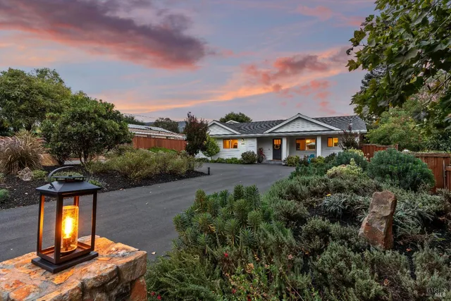 $1,885,000 | 1044 4th Avenue, Napa, CA 94559