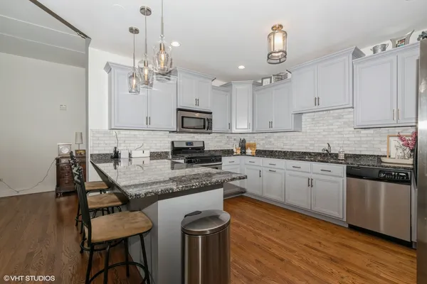 $299,000 | 17200 Oak Park Avenue, Unit 304, Tinley Park, IL 60477
