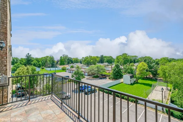 $299,000 | 17200 Oak Park Avenue, Unit 304, Tinley Park, IL 60477
