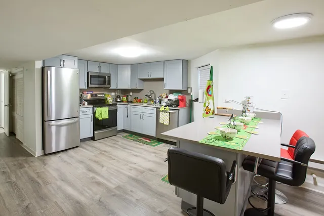 $839,000 | 3322 West Wilson Avenue, Chicago, IL 60625