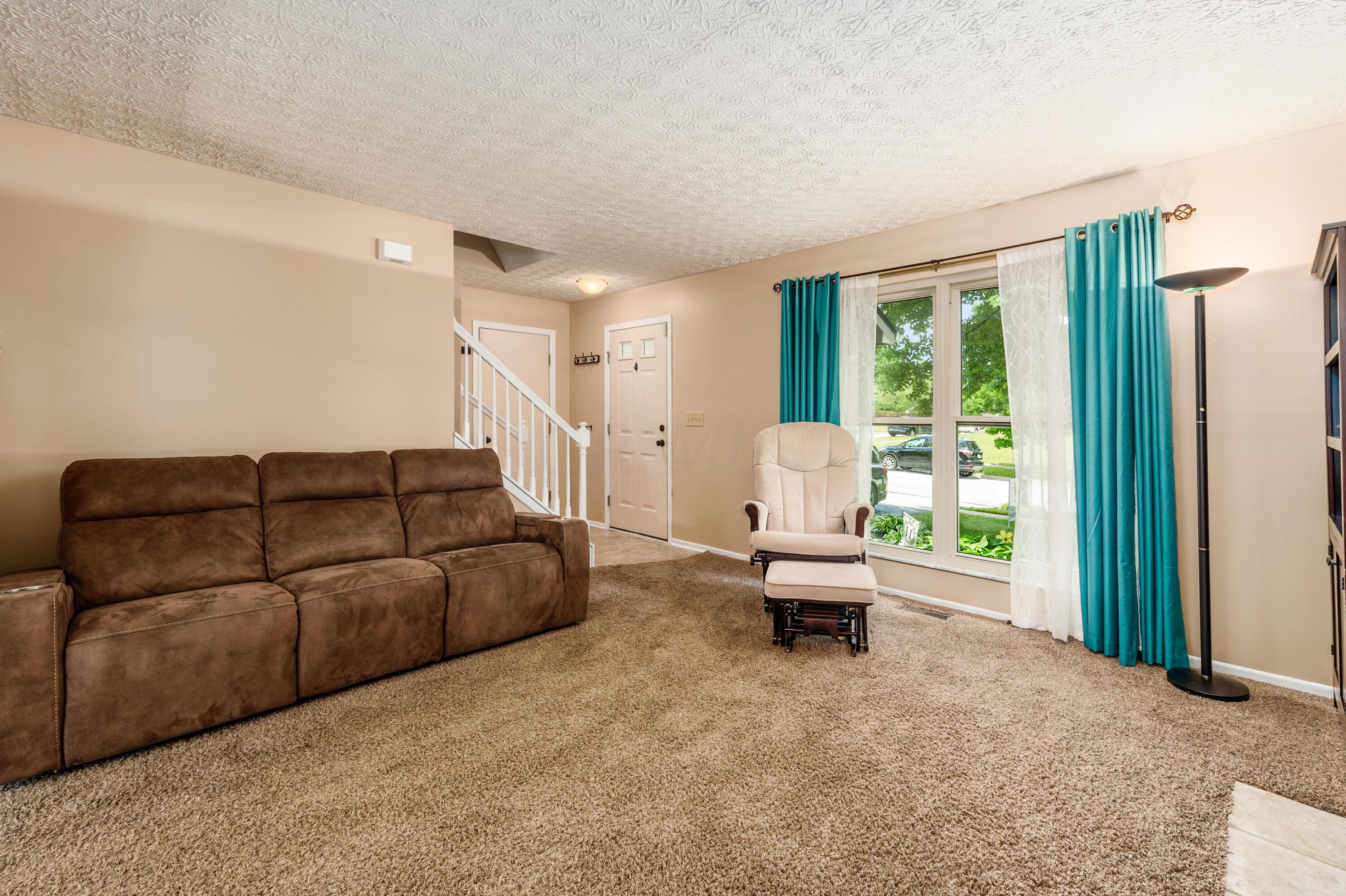 2963 Crocker Run Road Grove City, OH 43123 - Photo 6 of 38 W_2963_Crocker_Run_Rd-006
