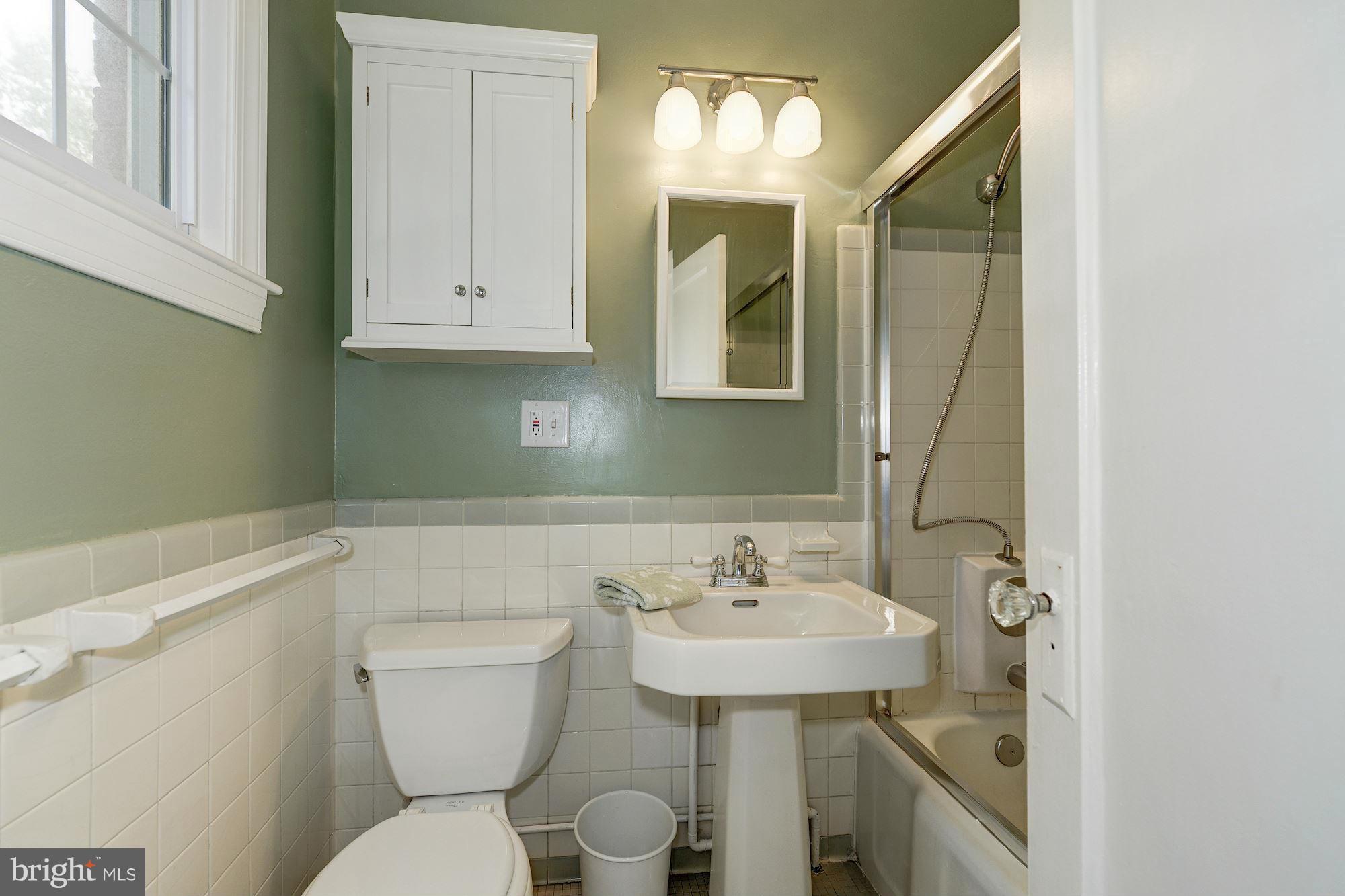 3136 Wellington Road, Unit 3136 Alexandria, VA 22302 - Photo 15 of 18 Bath