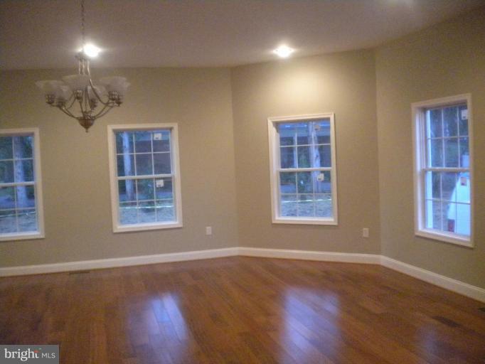 6508 Elmdale Road Alexandria, VA 22312 - Photo 3 of 23 Dining Room