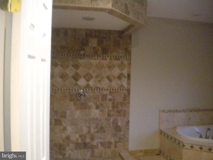 6508 Elmdale Road Alexandria, VA 22312 - Photo 7 of 23 Master Bath
