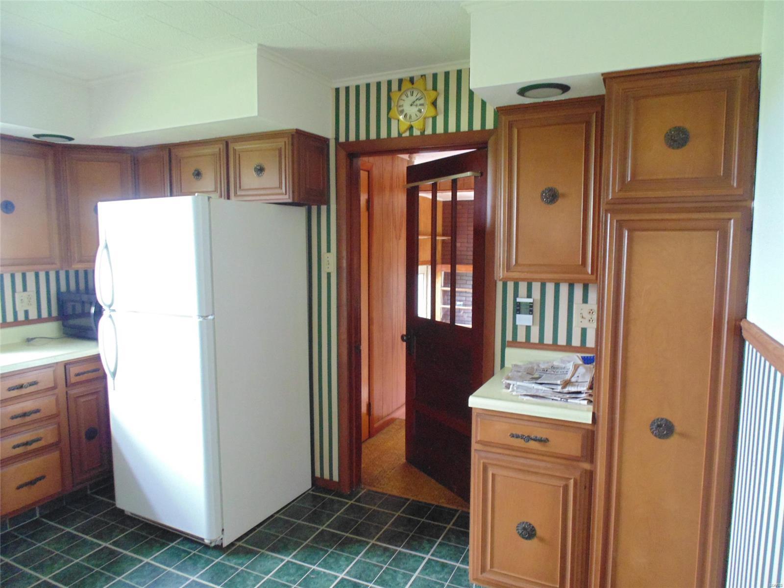 14272 West County Line Road Litchfield, IL 62056 - Photo 8 of 40 Gallery Image 8