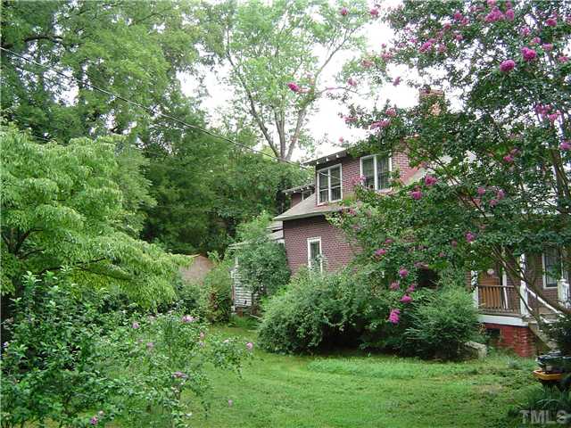 307 Heck Street Raleigh, NC 27601 - Photo 4 of 5 a view of a back yard