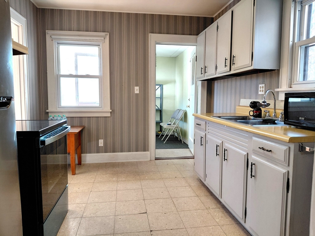 53 Lake Ellis Road Athol, MA 01331 - Photo 6 of 17