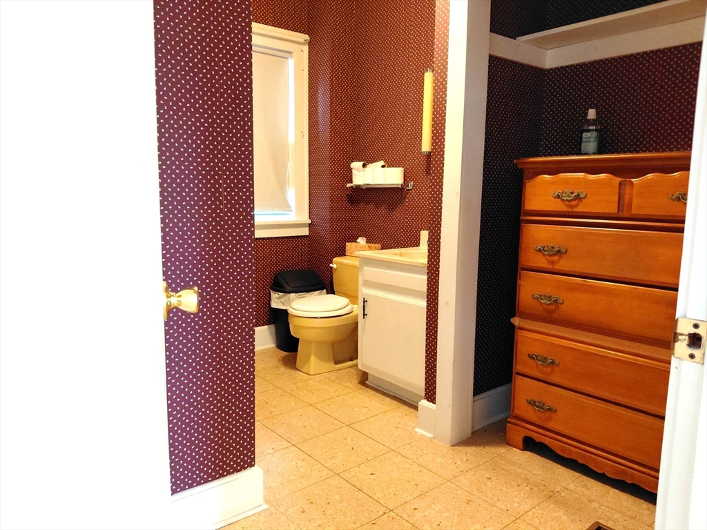 53 Lake Ellis Road Athol, MA 01331 - Photo 8 of 17