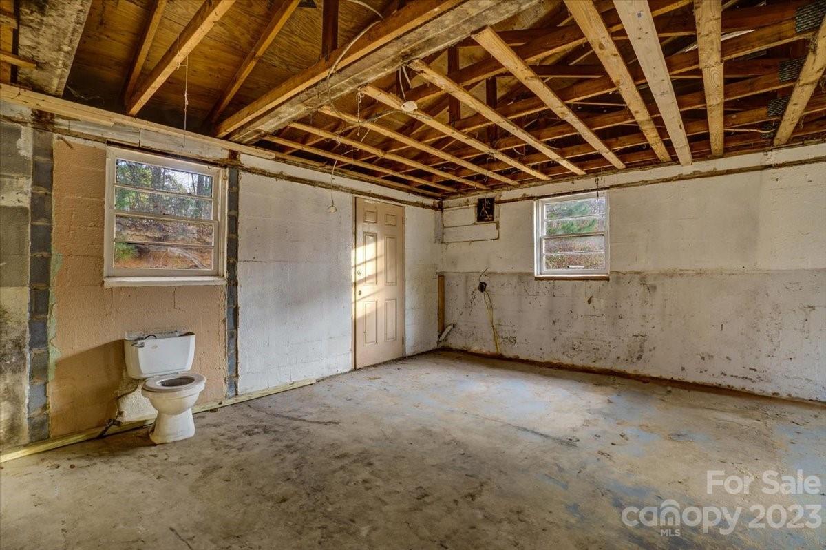 402 South Starr Street Dallas, NC 28034 - Photo 11 of 25 a view of an empty room