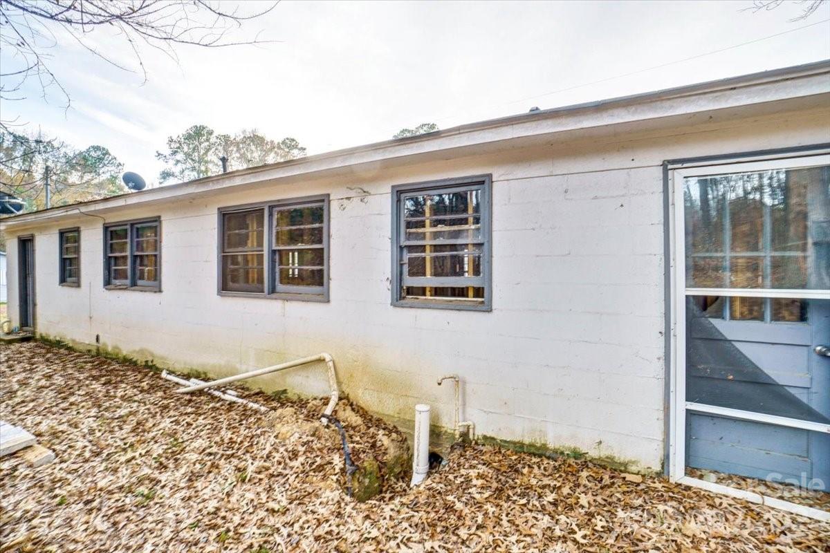 402 South Starr Street Dallas, NC 28034 - Photo 25 of 25 a front view of a house
