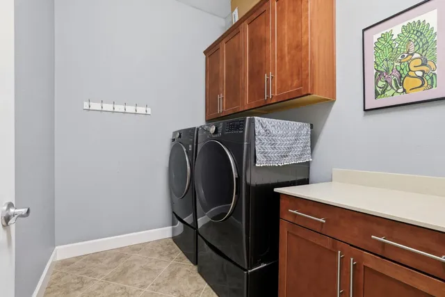 a view of utility room