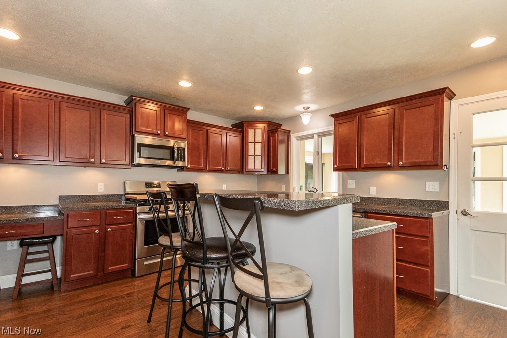 620 Trebisky Road Cleveland, OH 44143 - Photo 4 of 35