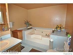 272 Pepper Tree Lane Rochester Hills, MI 48309 - Photo 27 of 34
