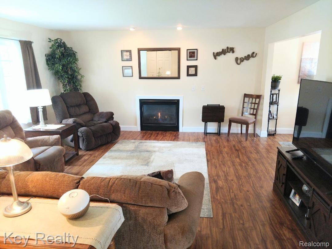 4640 Sycamore Road Newport, MI 48166 - Photo 7 of 40 thumbnail7.JPEG