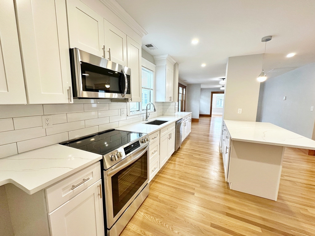 75 Governor Winthrop Road Somerville, MA 02145 - Photo 7 of 35